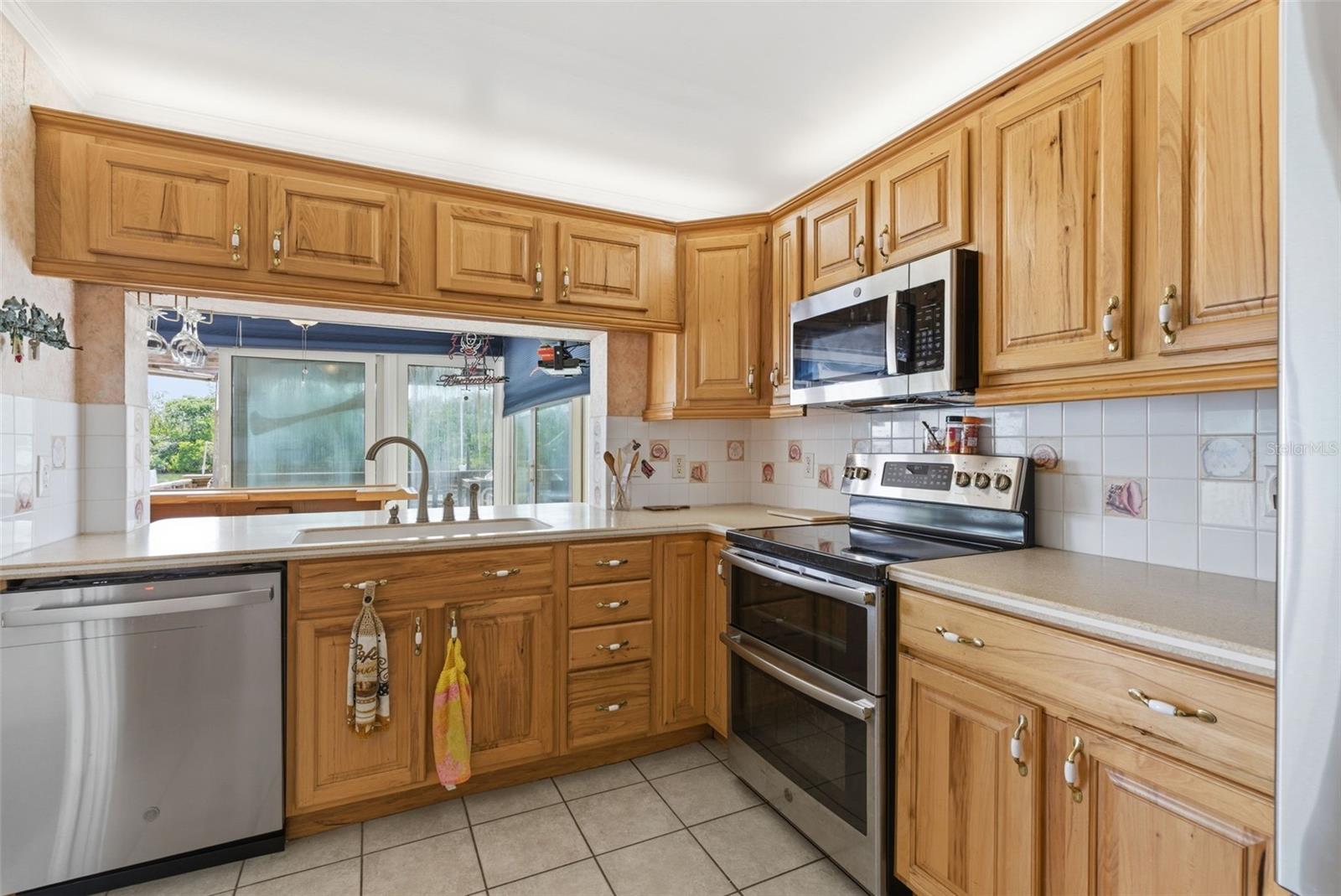 1421 SEA GULL DR S, ST PETERSBURG, FL — photo 43