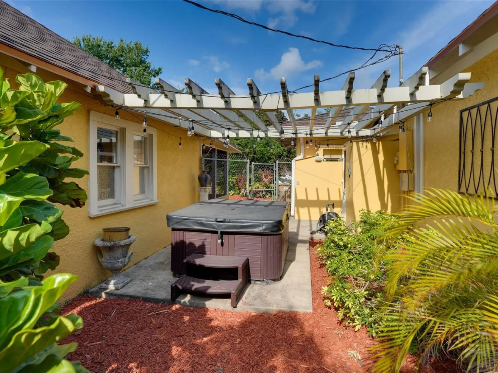 2390 SHERIDAN RD, MOUNT DORA, FL — photo 77
