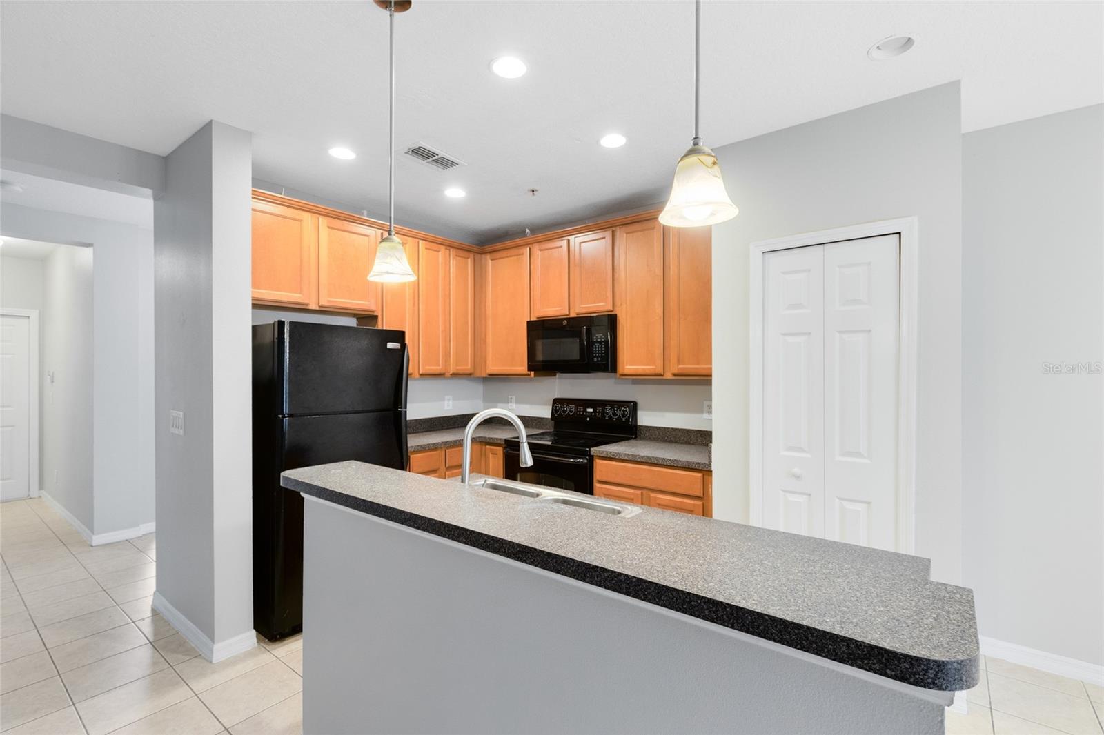 2064 CYPRESS BAY BLVD, KISSIMMEE, FL — photo 2