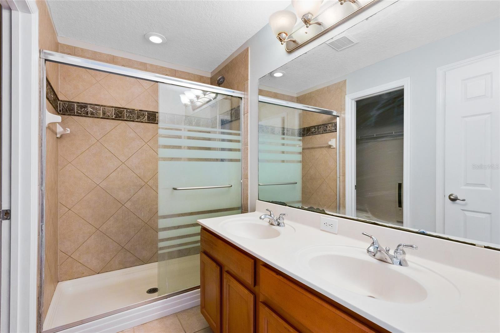 2064 CYPRESS BAY BLVD, KISSIMMEE, FL — photo 14