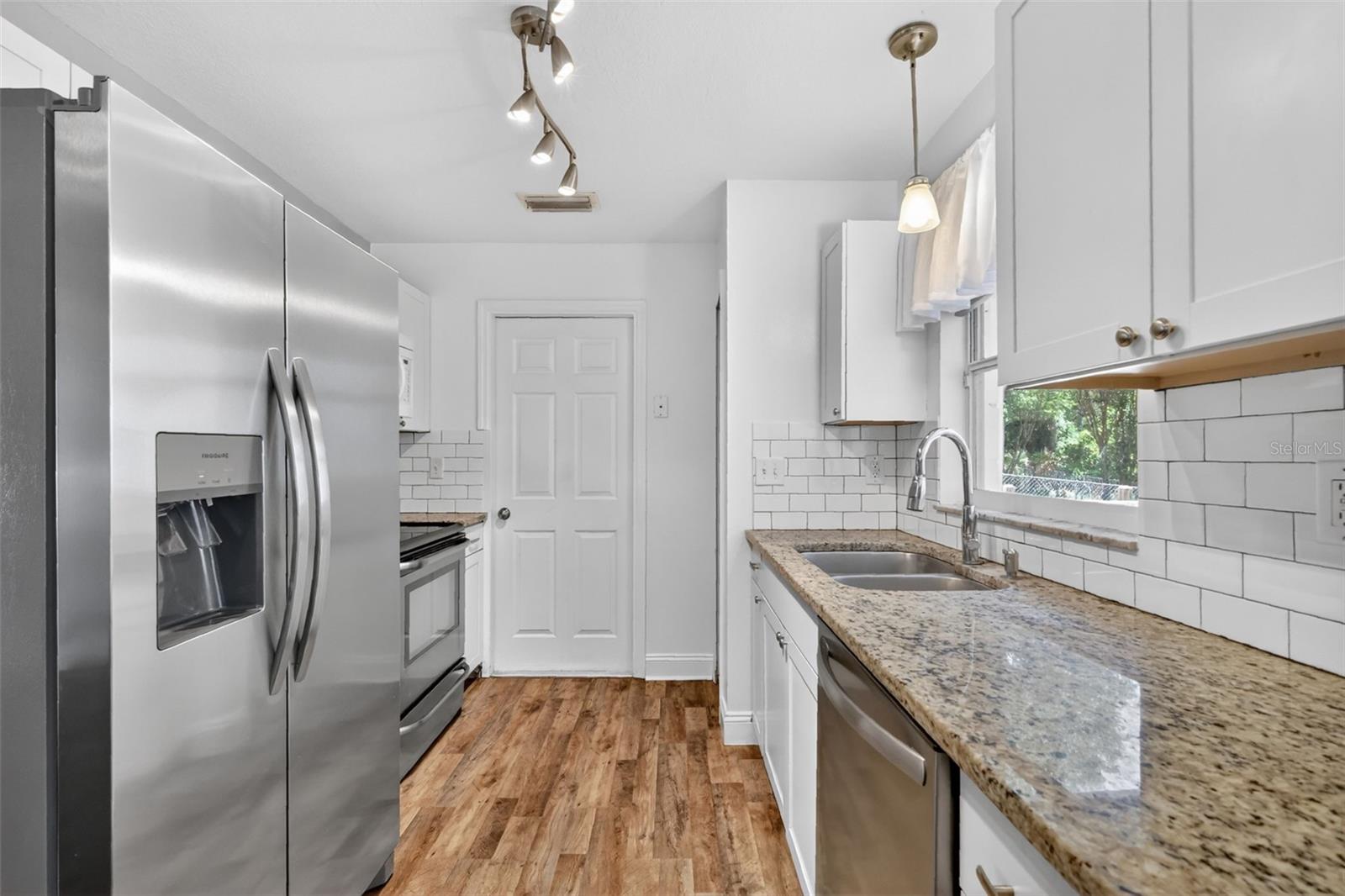 36 BAY RIDGE LOOP, MASCOTTE, FL — photo 25