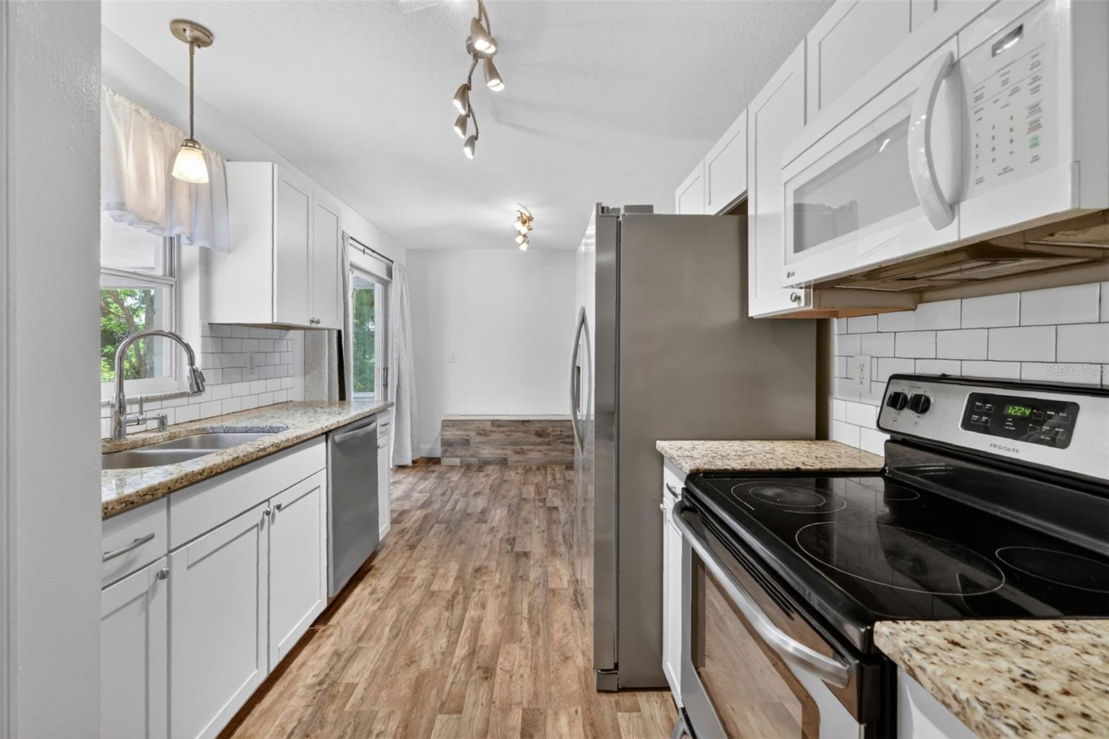 36 BAY RIDGE LOOP, MASCOTTE, FL — photo 31
