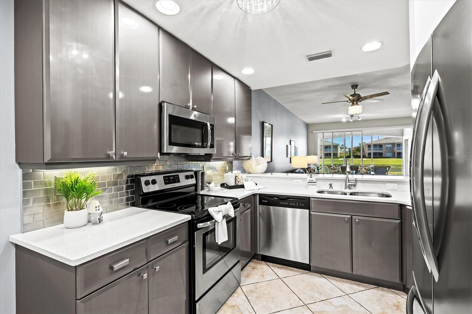 6626 7TH AVENUE CIR W, BRADENTON, FL — photo 15