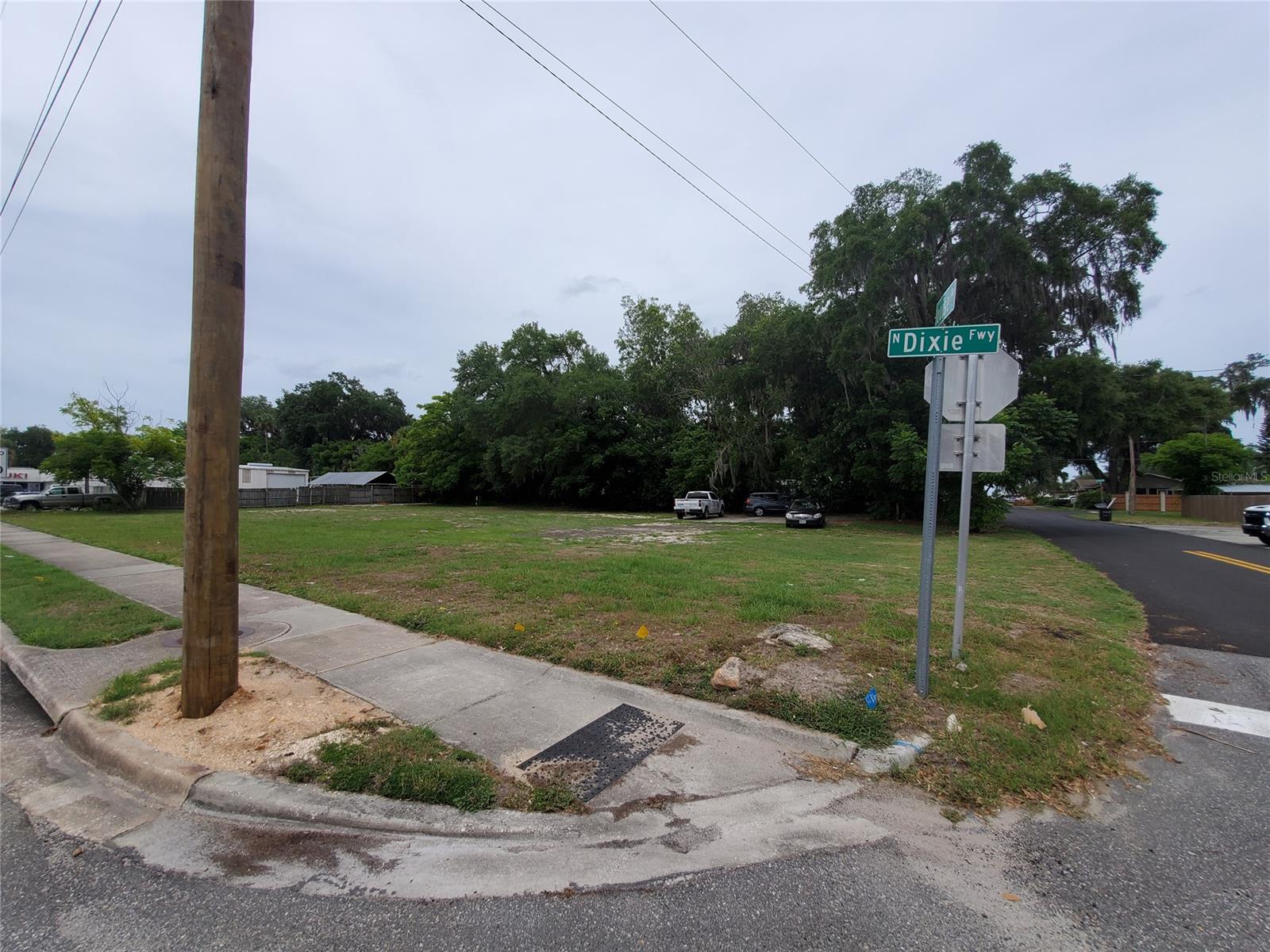903 N DIXIE FWY, NEW SMYRNA BEACH, FL — photo 3