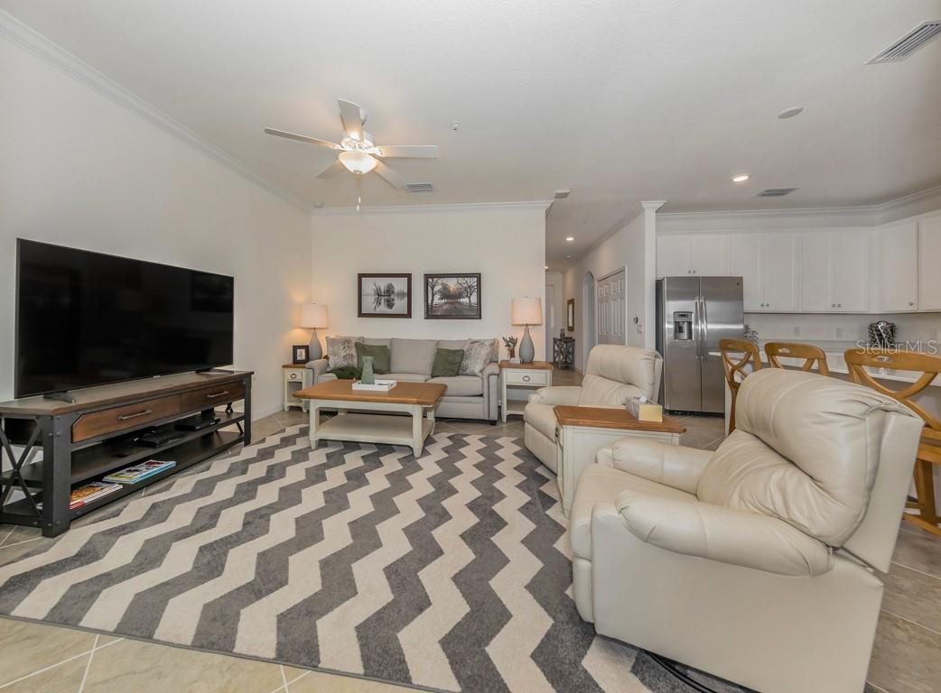 17510 GAWTHROP DR #406, LAKEWOOD RANCH, FL — photo 2