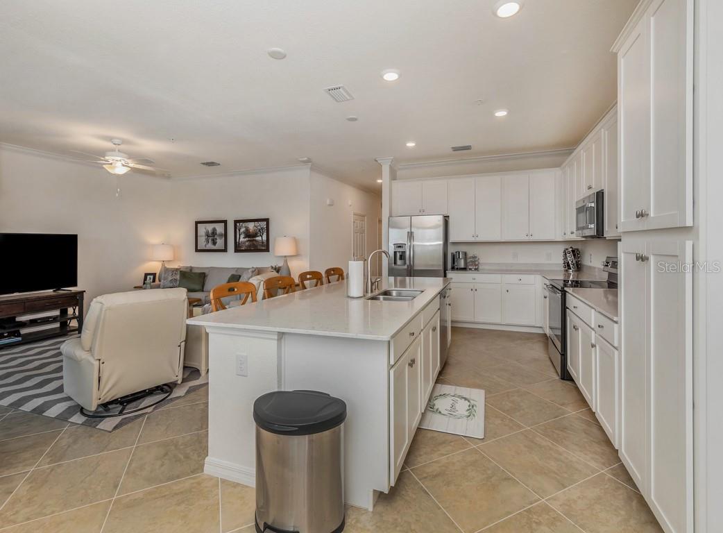 17510 GAWTHROP DR #406, LAKEWOOD RANCH, FL — photo 7
