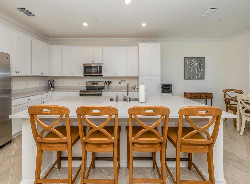 17510 GAWTHROP DR #406, LAKEWOOD RANCH, FL — photo 14