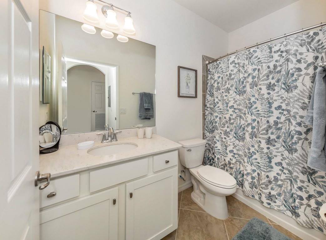 17510 GAWTHROP DR #406, LAKEWOOD RANCH, FL — photo 21