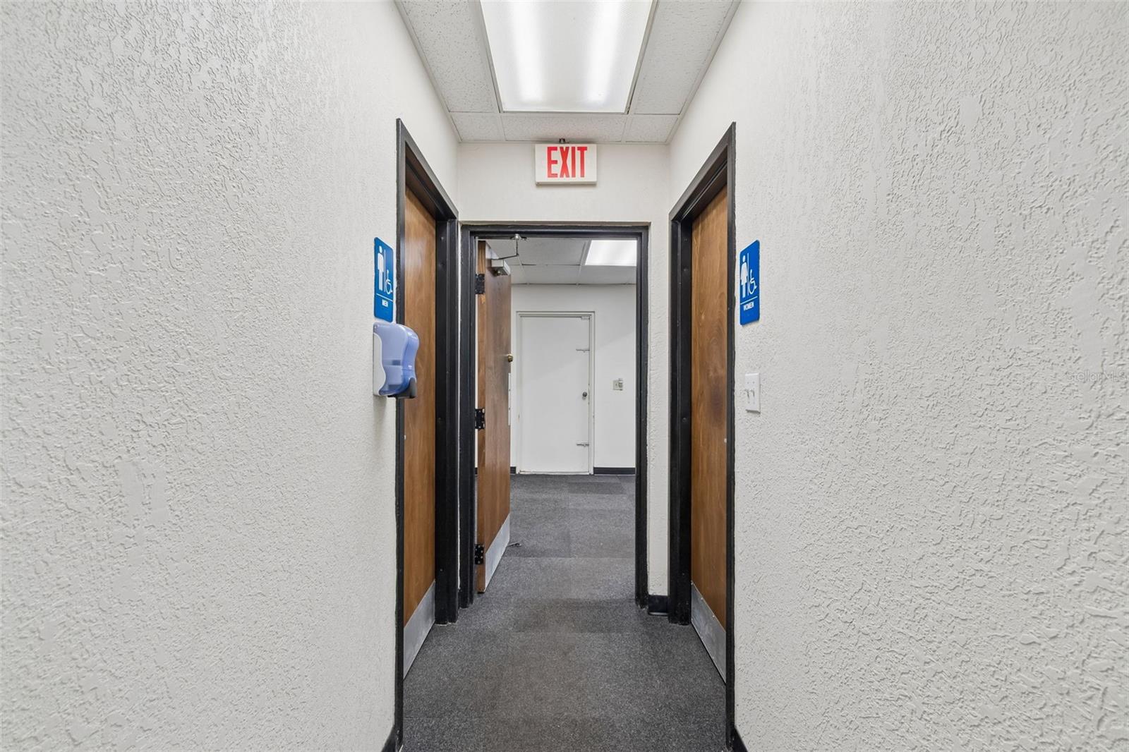4901 E BUSCH BLVD, TAMPA, FL — photo 14
