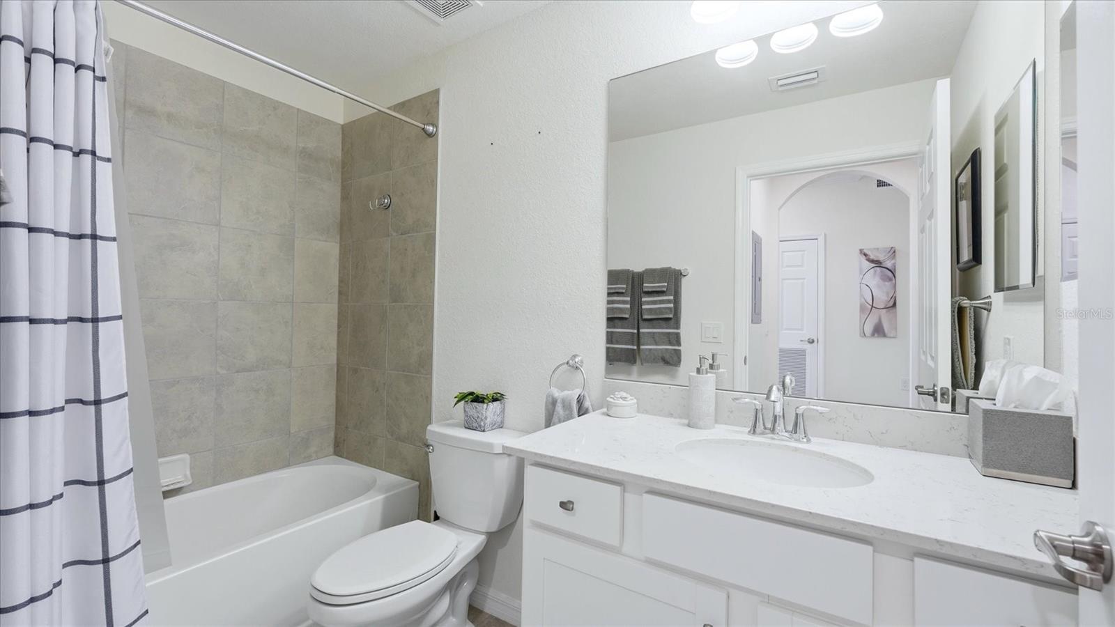 17810 GAWTHROP DR #203, LAKEWOOD RANCH, FL — photo 34