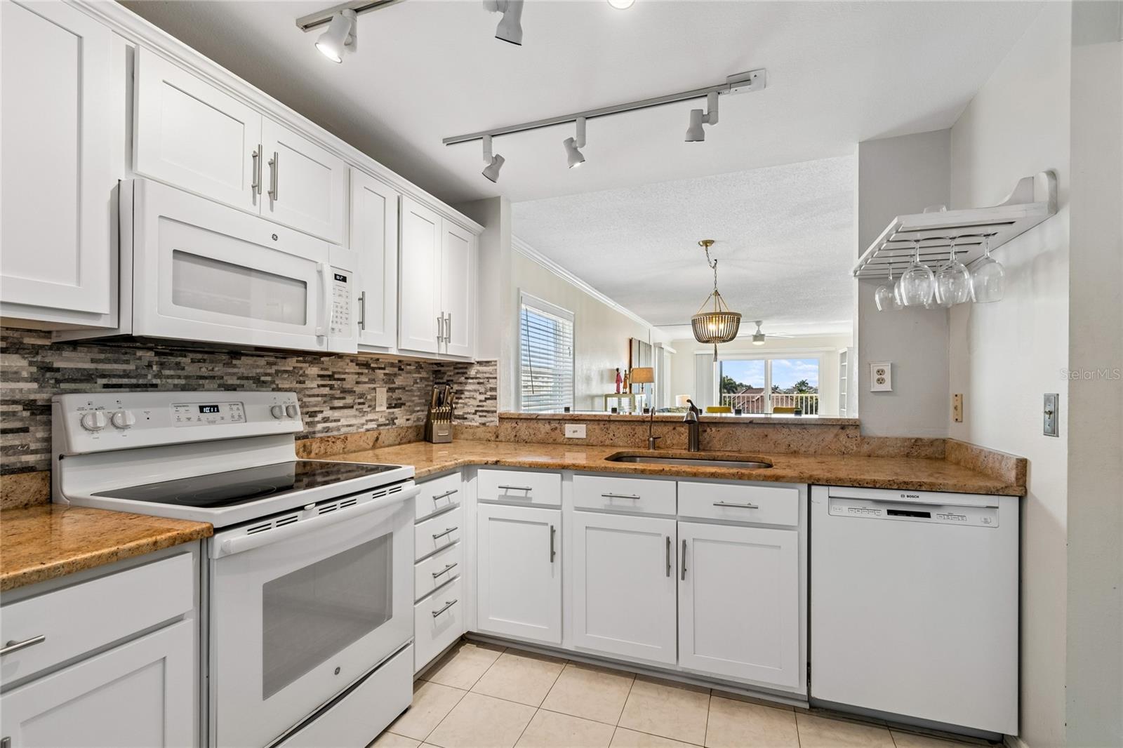 719 PINELLAS BAYWAY S #301, ST PETERSBURG, FL — photo 12