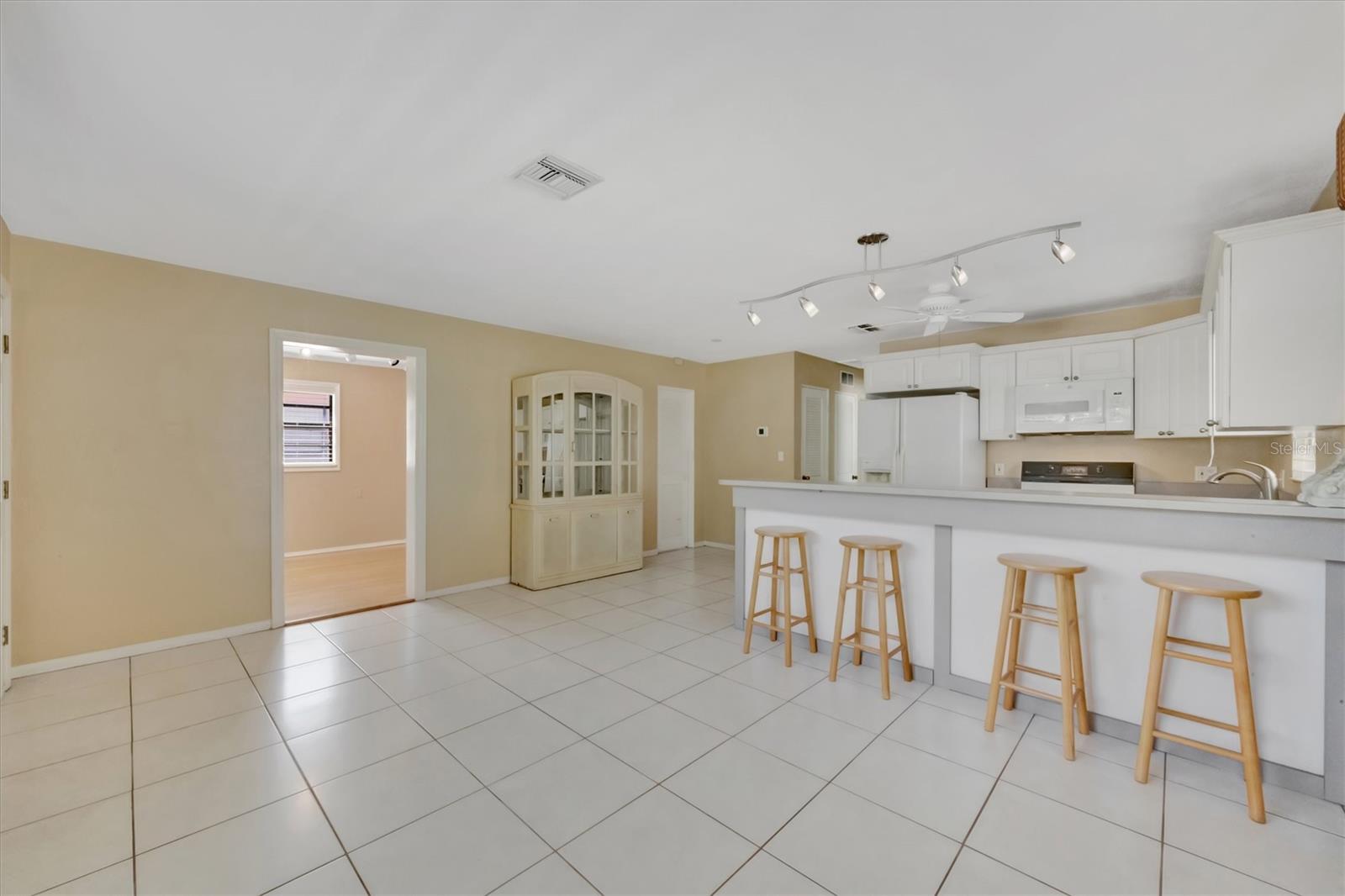 5630 13TH AVE N, ST PETERSBURG, FL — photo 7