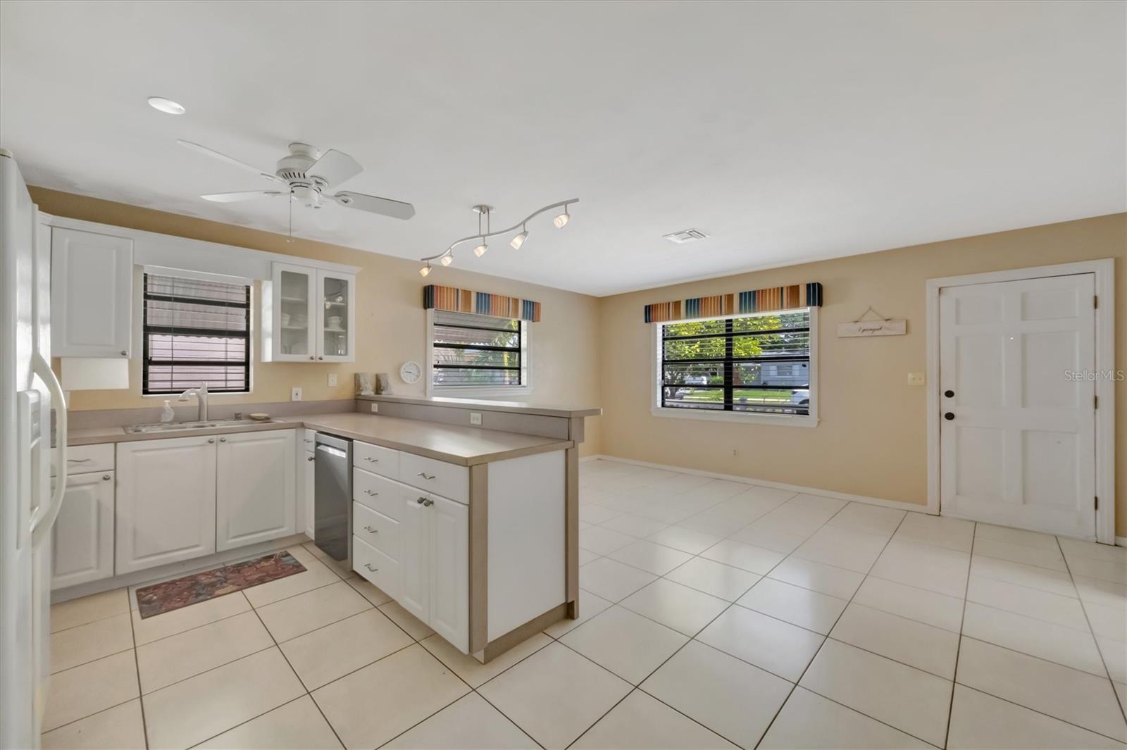 5630 13TH AVE N, ST PETERSBURG, FL — photo 11