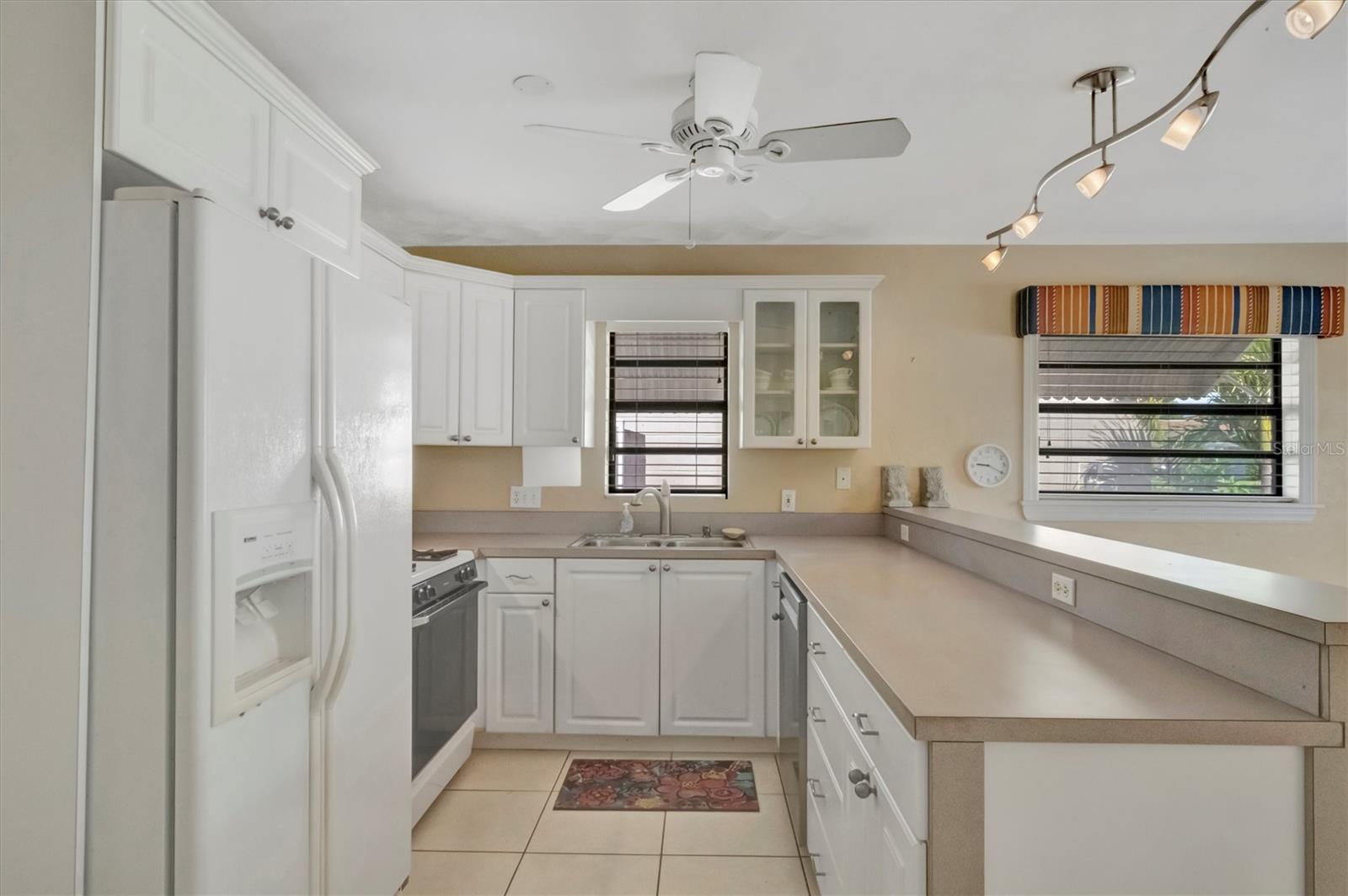 5630 13TH AVE N, ST PETERSBURG, FL — photo 12