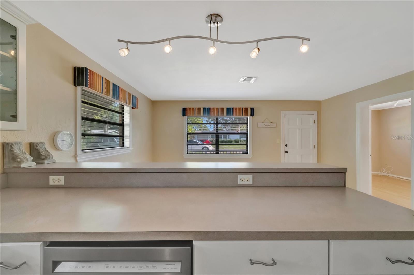 5630 13TH AVE N, ST PETERSBURG, FL — photo 14