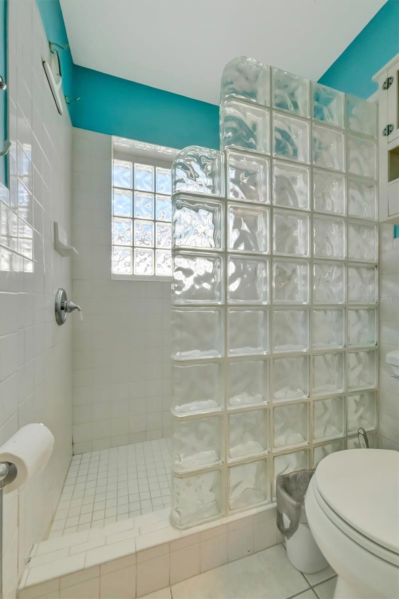 5630 13TH AVE N, ST PETERSBURG, FL — photo 23