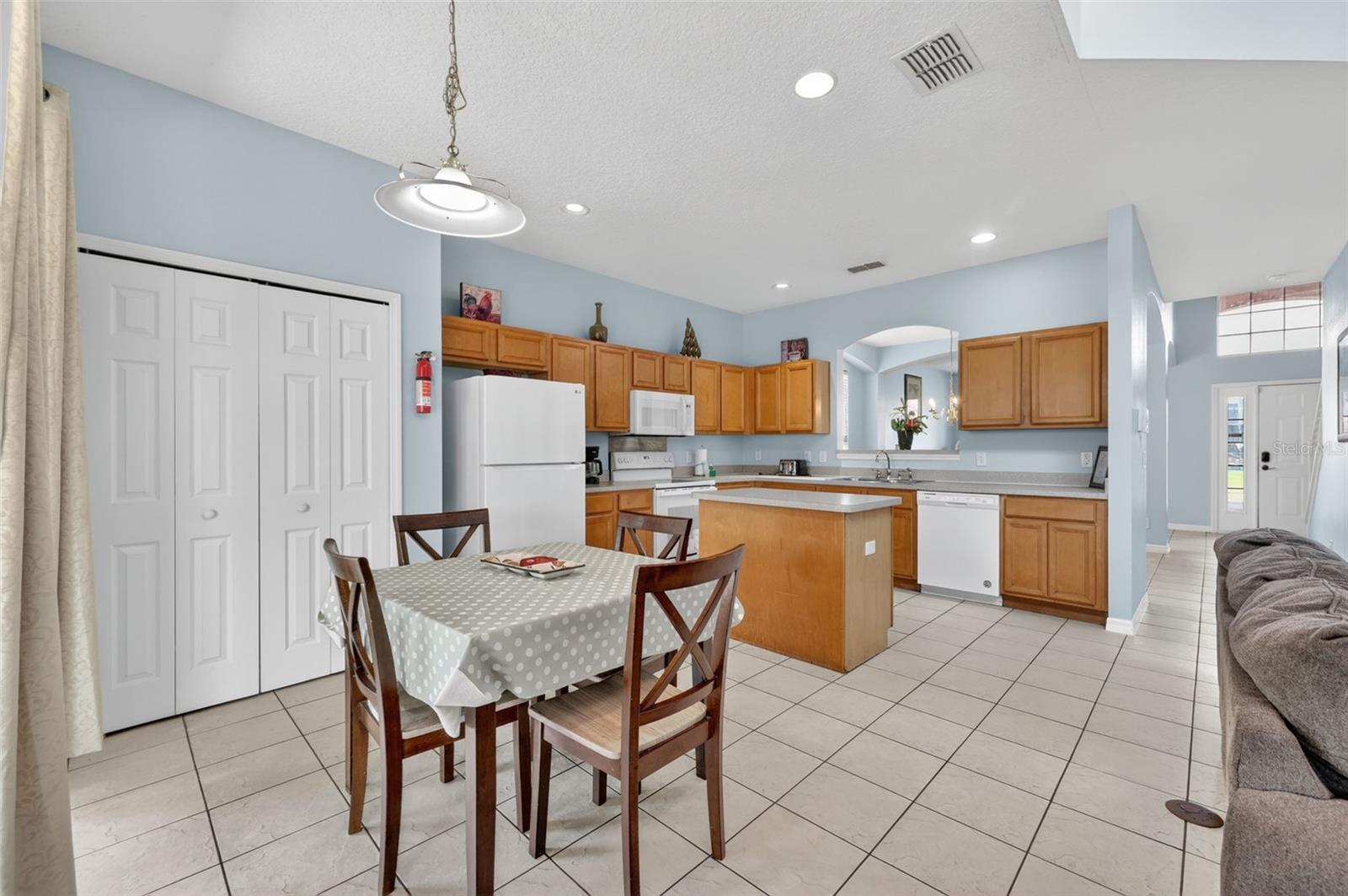 928 SOLANA CIR, DAVENPORT, FL — photo 15