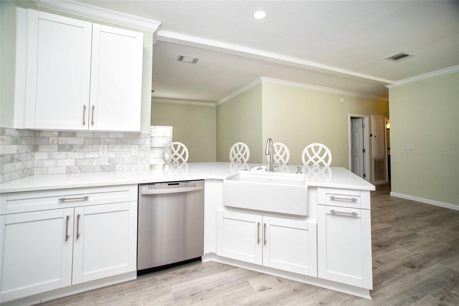 415 DR ML KING JR ST N, SAFETY HARBOR, FL — photo 3