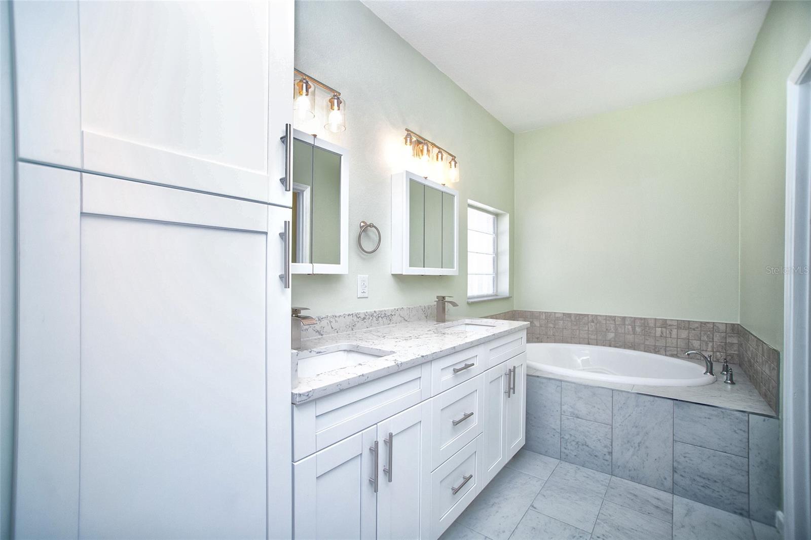 415 DR ML KING JR ST N, SAFETY HARBOR, FL — photo 13