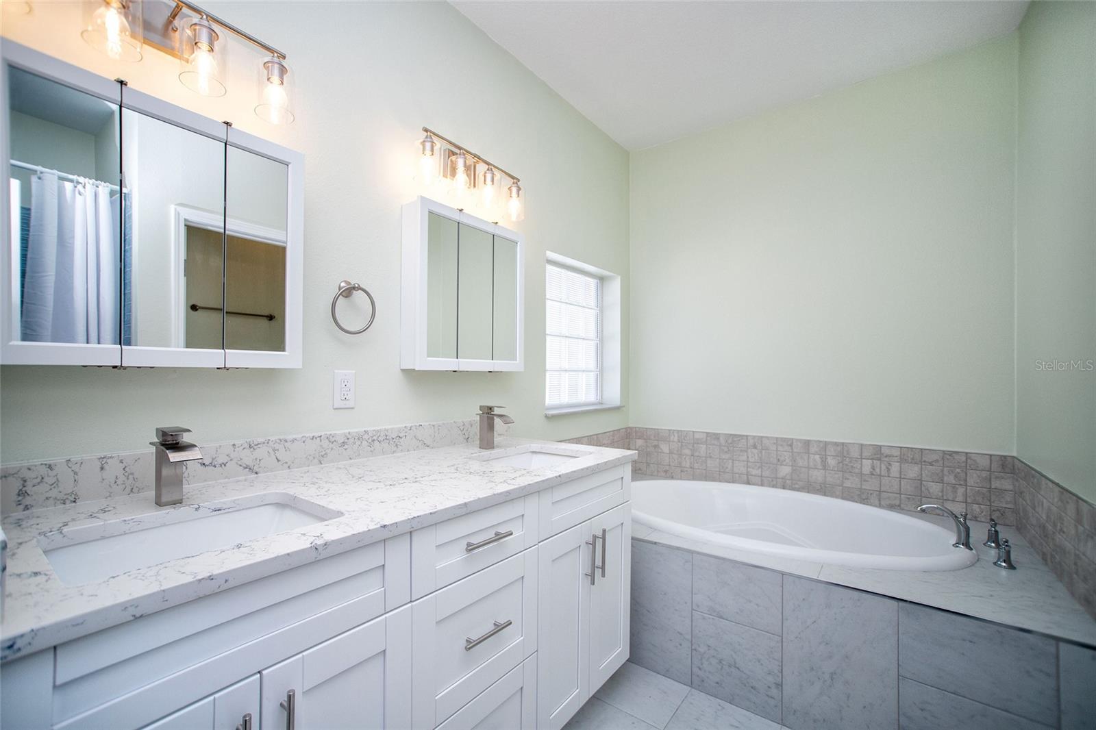 415 DR ML KING JR ST N, SAFETY HARBOR, FL — photo 14