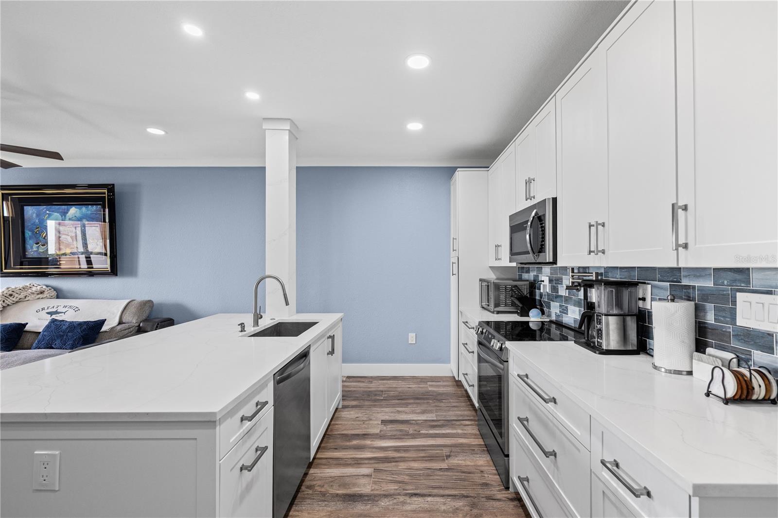5000 CULBREATH KEY WAY #9-216, TAMPA, FL — photo 2
