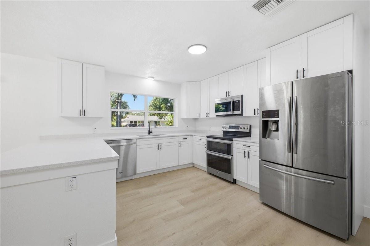 3308 3RD AVE W, BRADENTON, FL — photo 11
