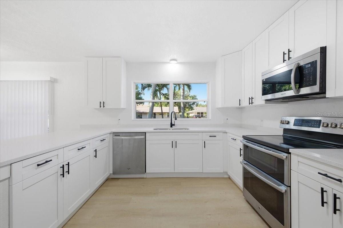 3308 3RD AVE W, BRADENTON, FL — photo 12