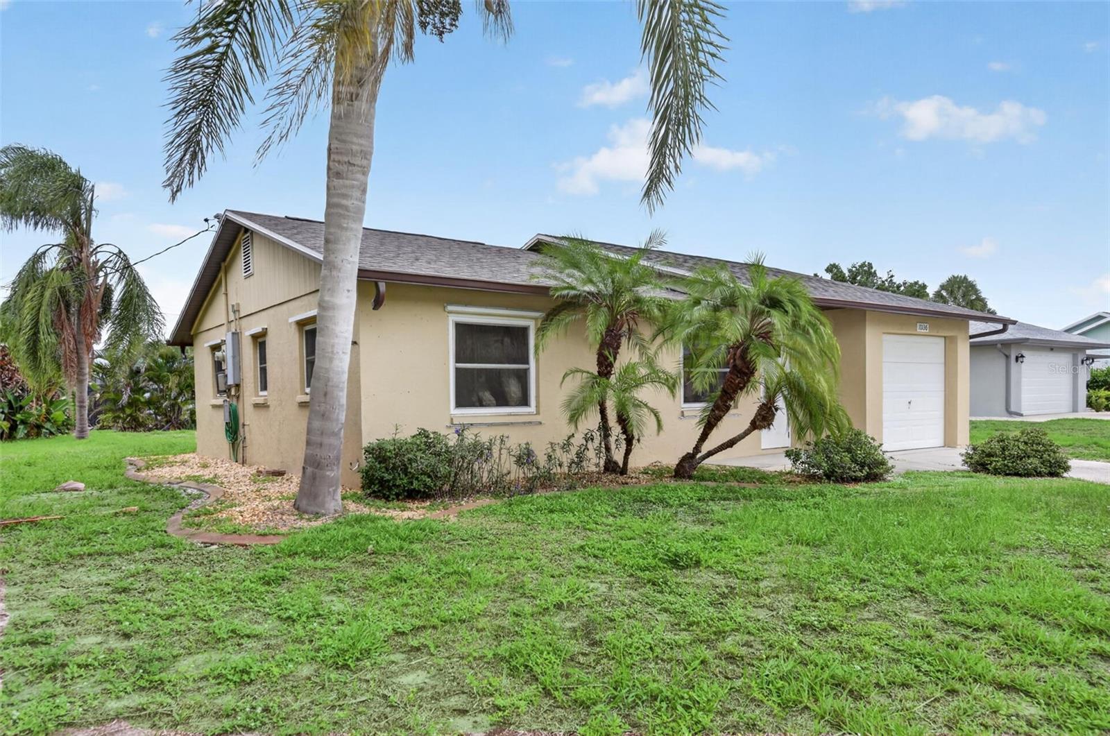 10136 PEACH AVE, ENGLEWOOD, FL — photo 2