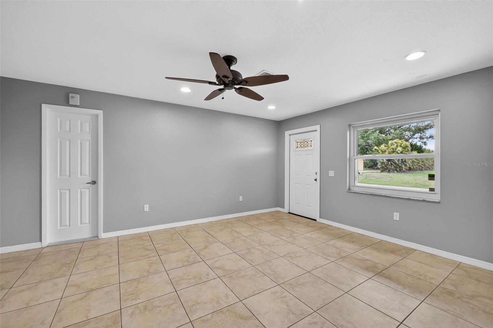 10136 PEACH AVE, ENGLEWOOD, FL — photo 4