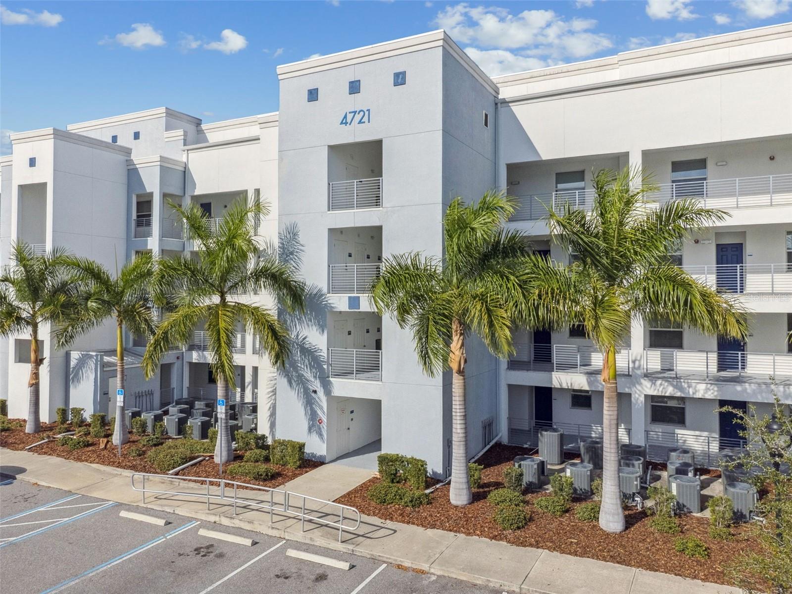 4721 CLOCK TOWER DR #107, KISSIMMEE, FL — photo 2