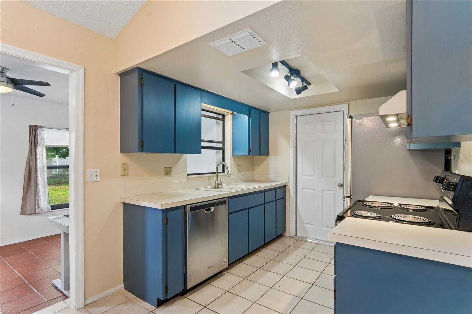1238 FUCHSIA DR, HOLIDAY, FL — photo 9