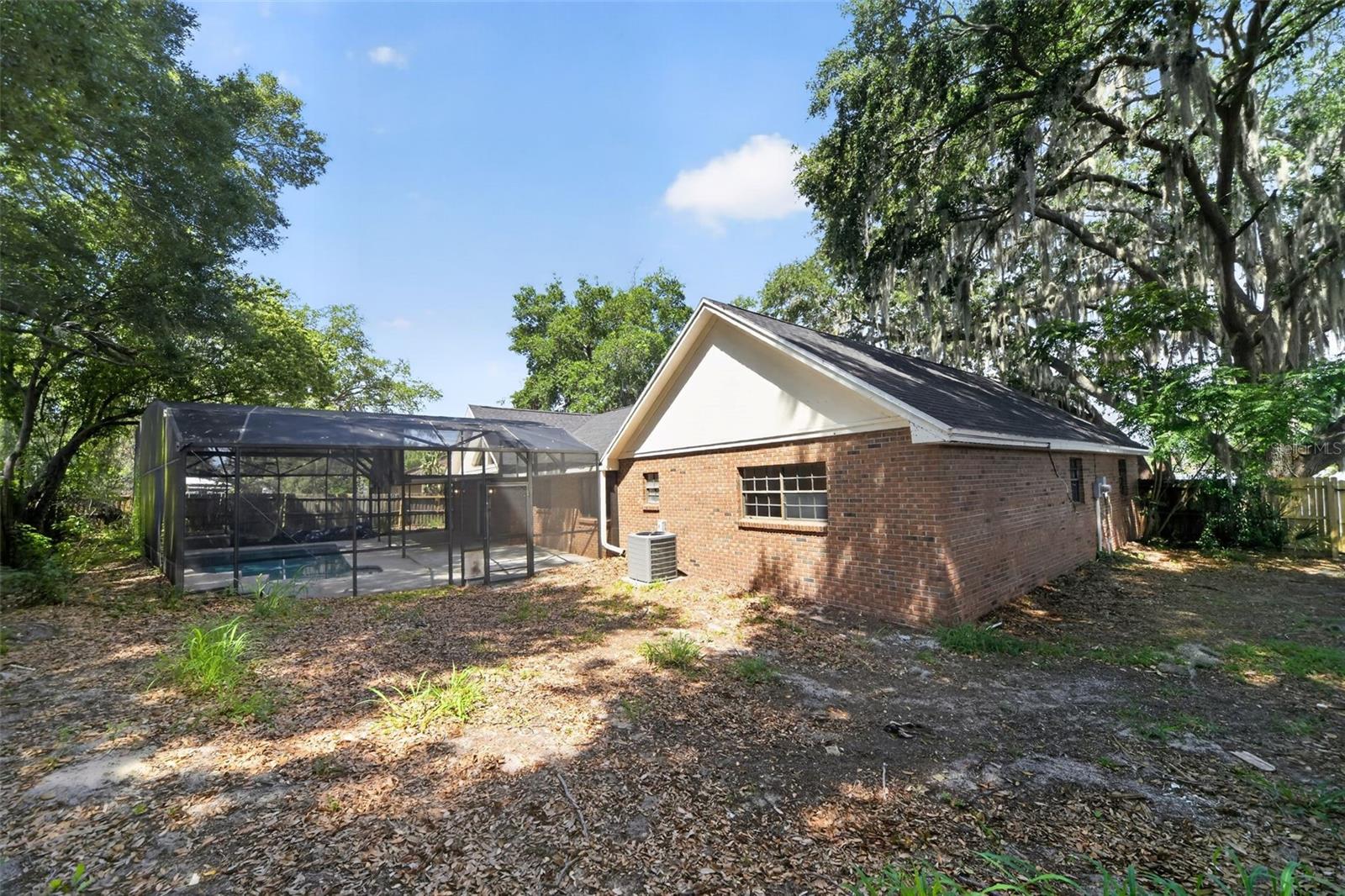 637 W LAKESHORE DR, CLERMONT, FL — photo 34