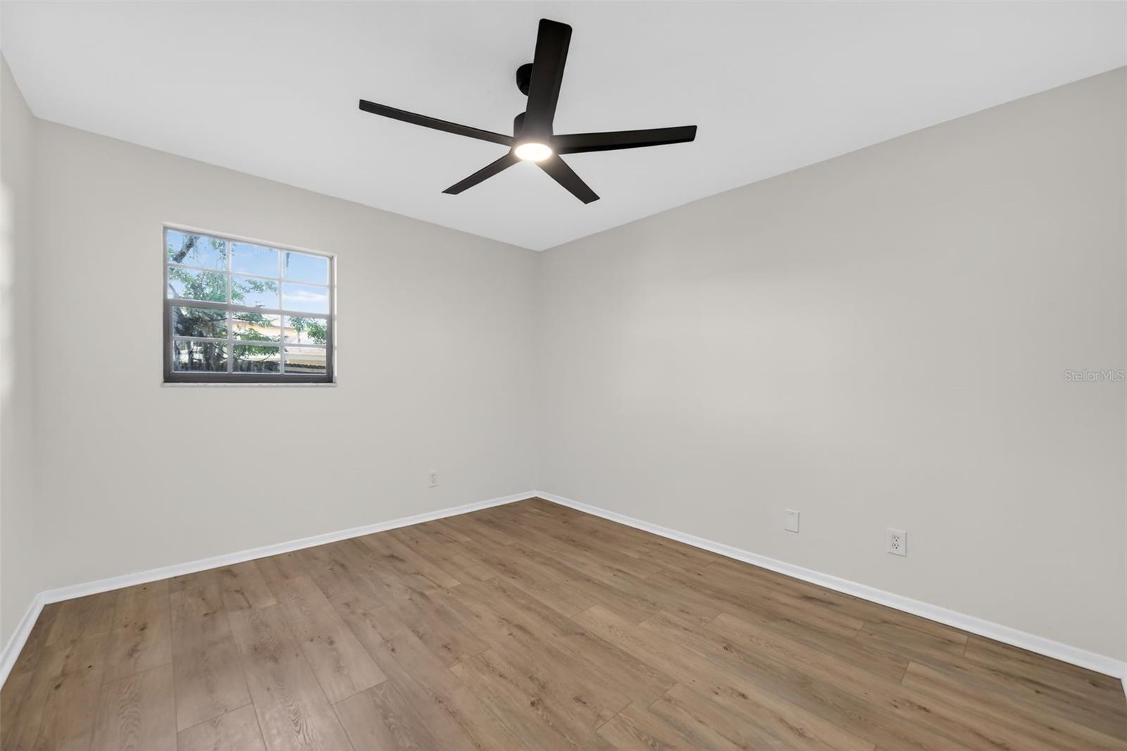 637 W LAKESHORE DR, CLERMONT, FL — photo 44