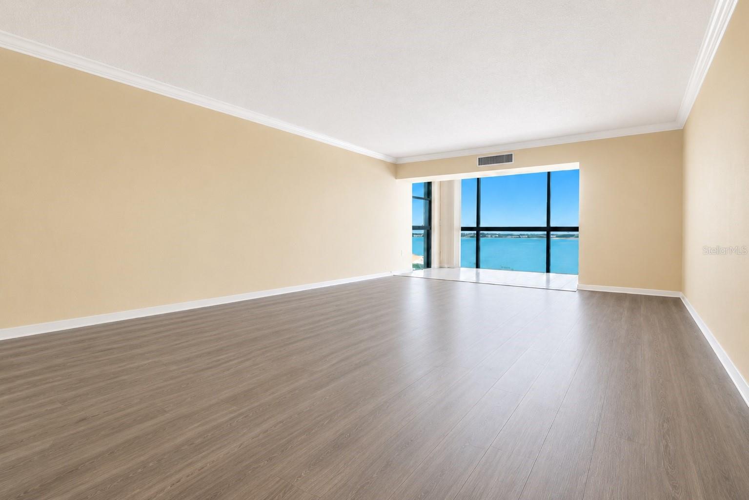 800 S GULFVIEW BLVD #908, CLEARWATER BEACH, FL — photo 2
