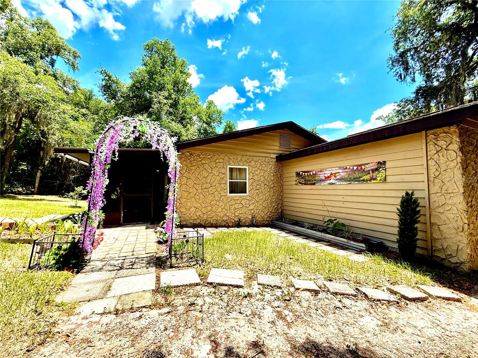208 ASHLEY ST, HAWTHORNE, FL — photo 2