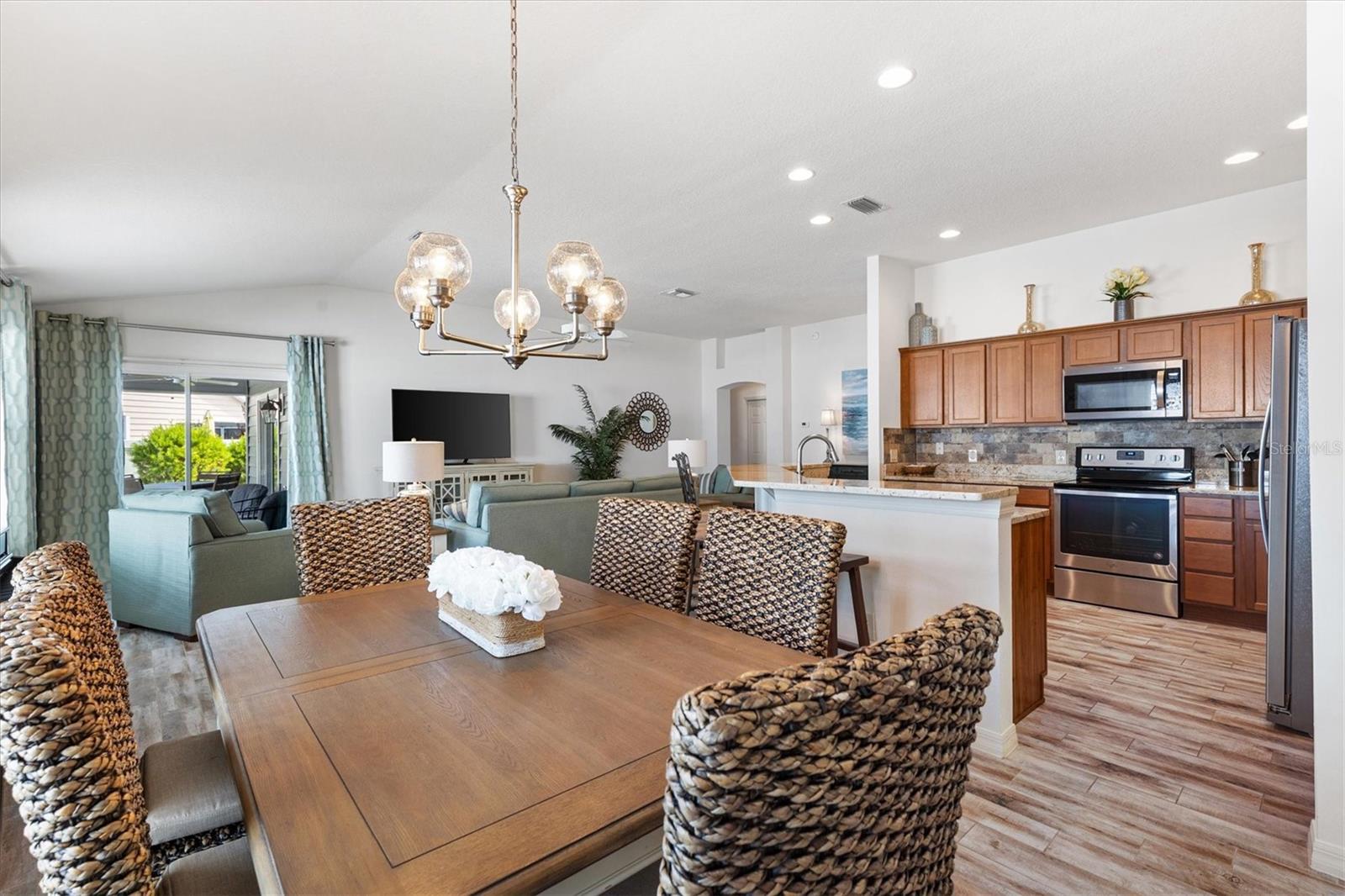 1101 SOUTHERN SUN DR, THE VILLAGES, FL — photo 12