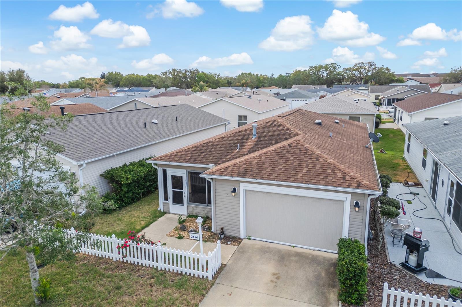 2454 SOUTHERN OAK ST, THE VILLAGES, FL — photo 5