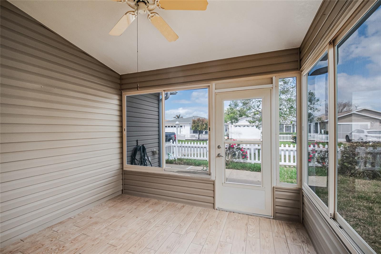 2454 SOUTHERN OAK ST, THE VILLAGES, FL — photo 6