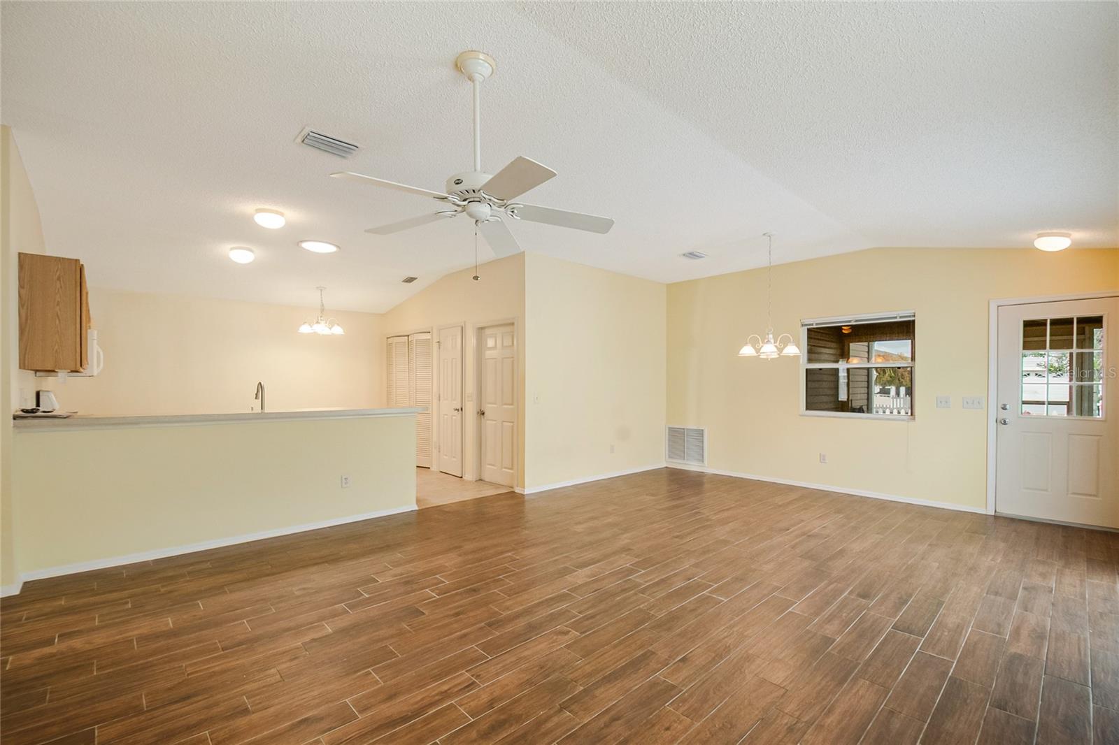 2454 SOUTHERN OAK ST, THE VILLAGES, FL — photo 12