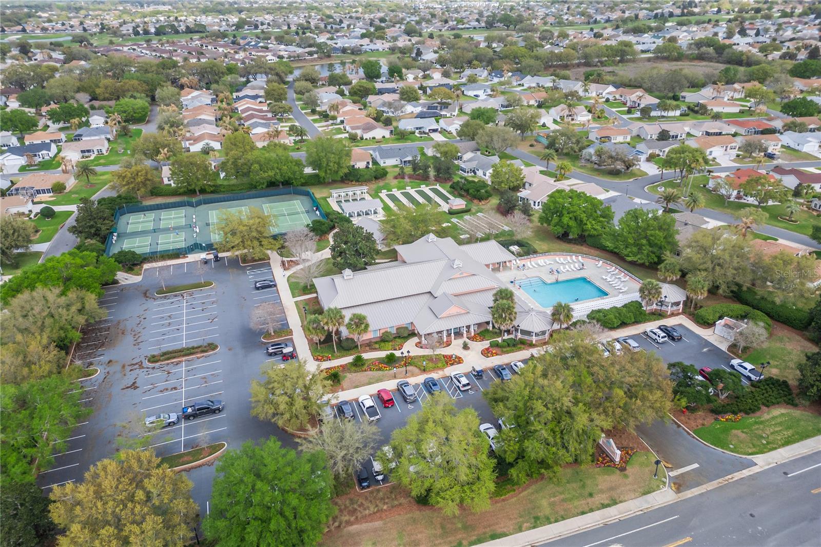 2454 SOUTHERN OAK ST, THE VILLAGES, FL — photo 44