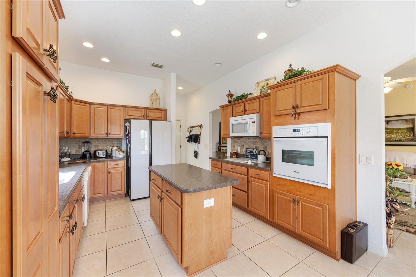 2047 DUNSTER CT, THE VILLAGES, FL — photo 27