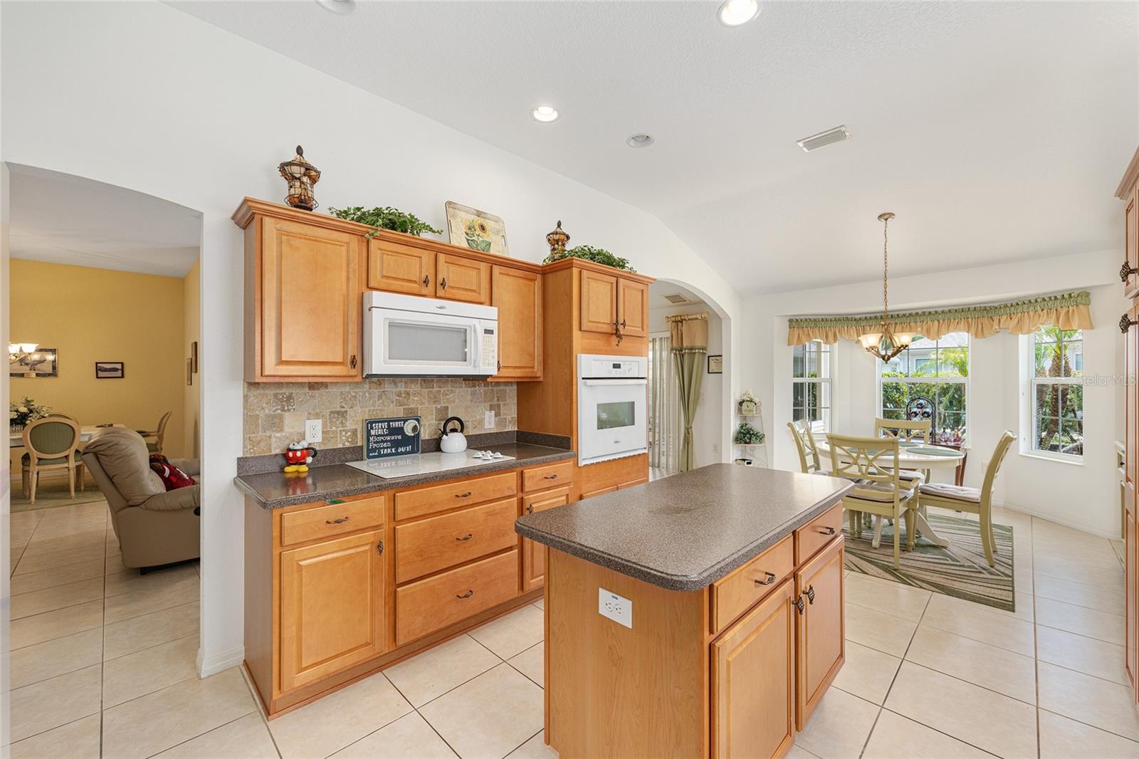 2047 DUNSTER CT, THE VILLAGES, FL — photo 32
