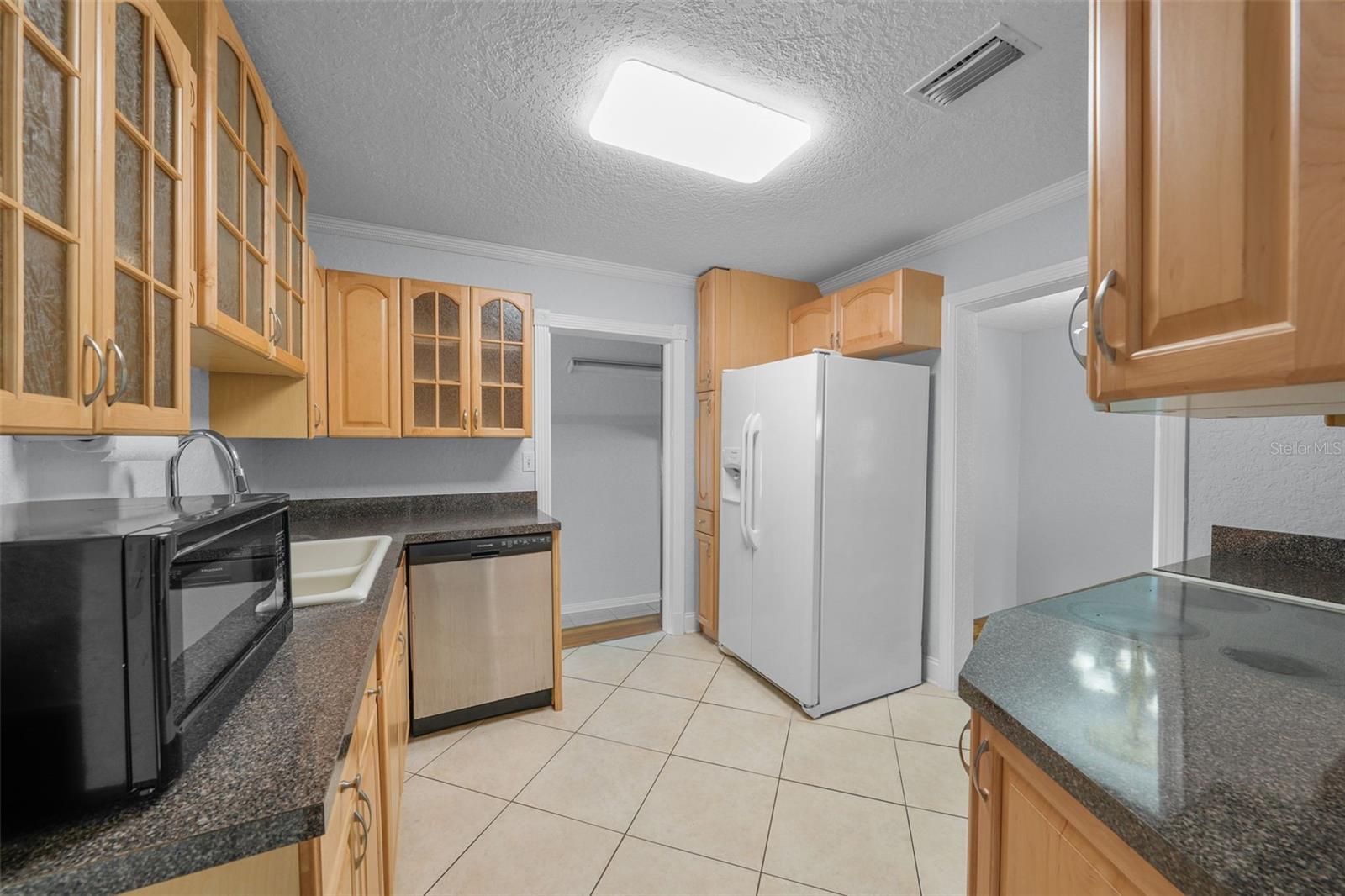 814 W INDIANA AVE, TAMPA, FL — photo 15