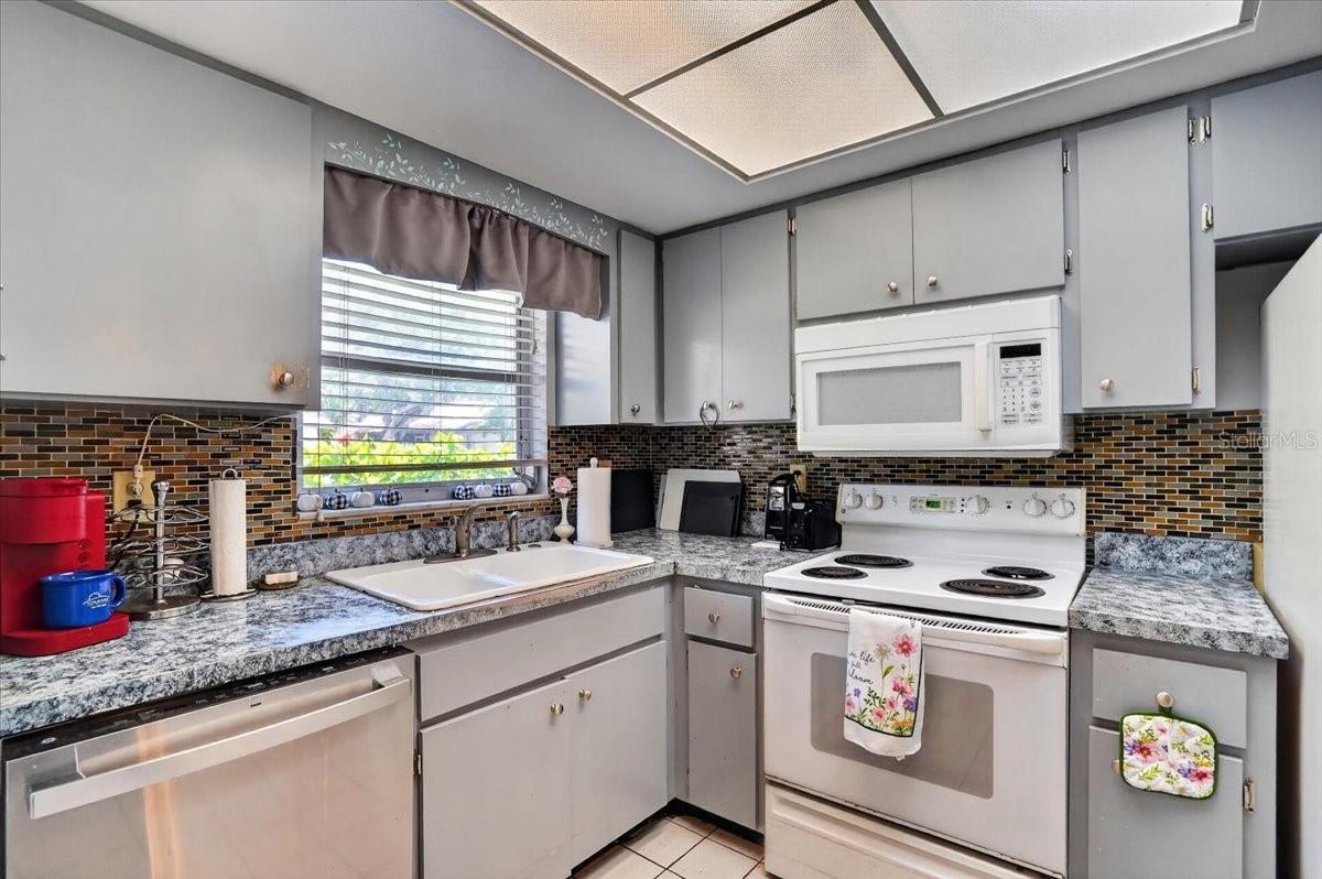 2719 51ST AVE W, BRADENTON, FL — photo 16