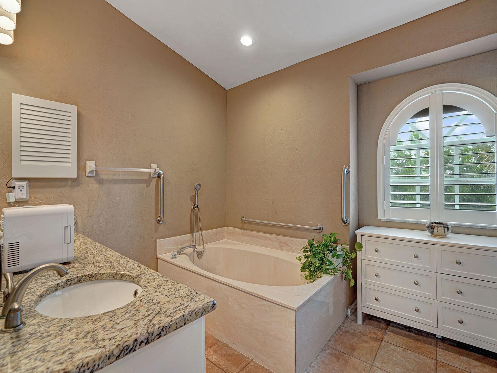 16270 FOREST MIST CT, ALVA, FL — photo 25