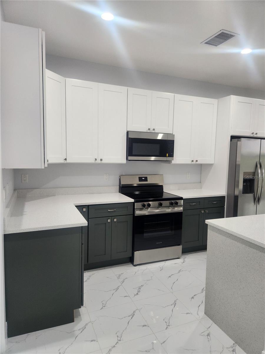 12025 CLARENDON AVE, PORT CHARLOTTE, FL — photo 11