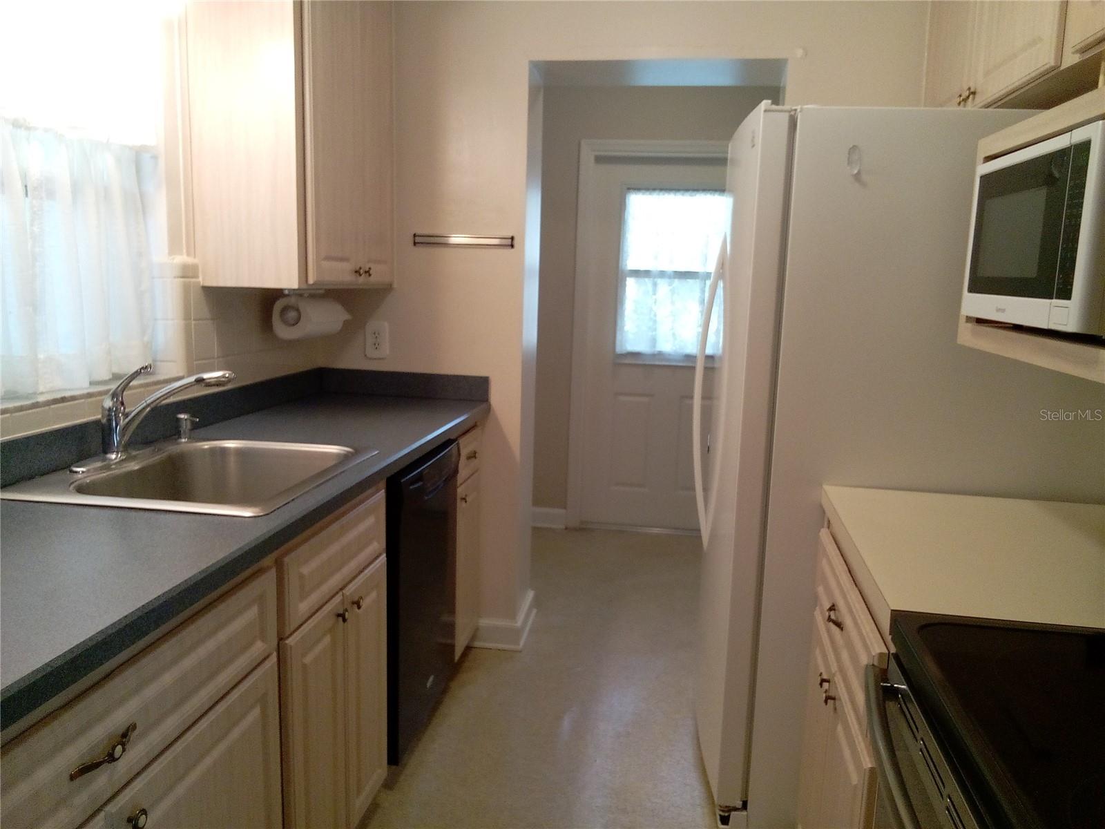 906 OAK DR, LEESBURG, FL — photo 28