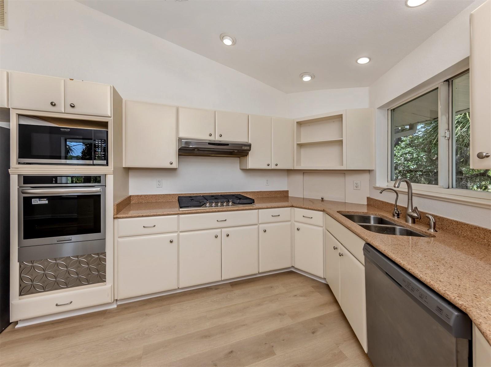 11883 DE LEON DR, NORTH PORT, FL — photo 12