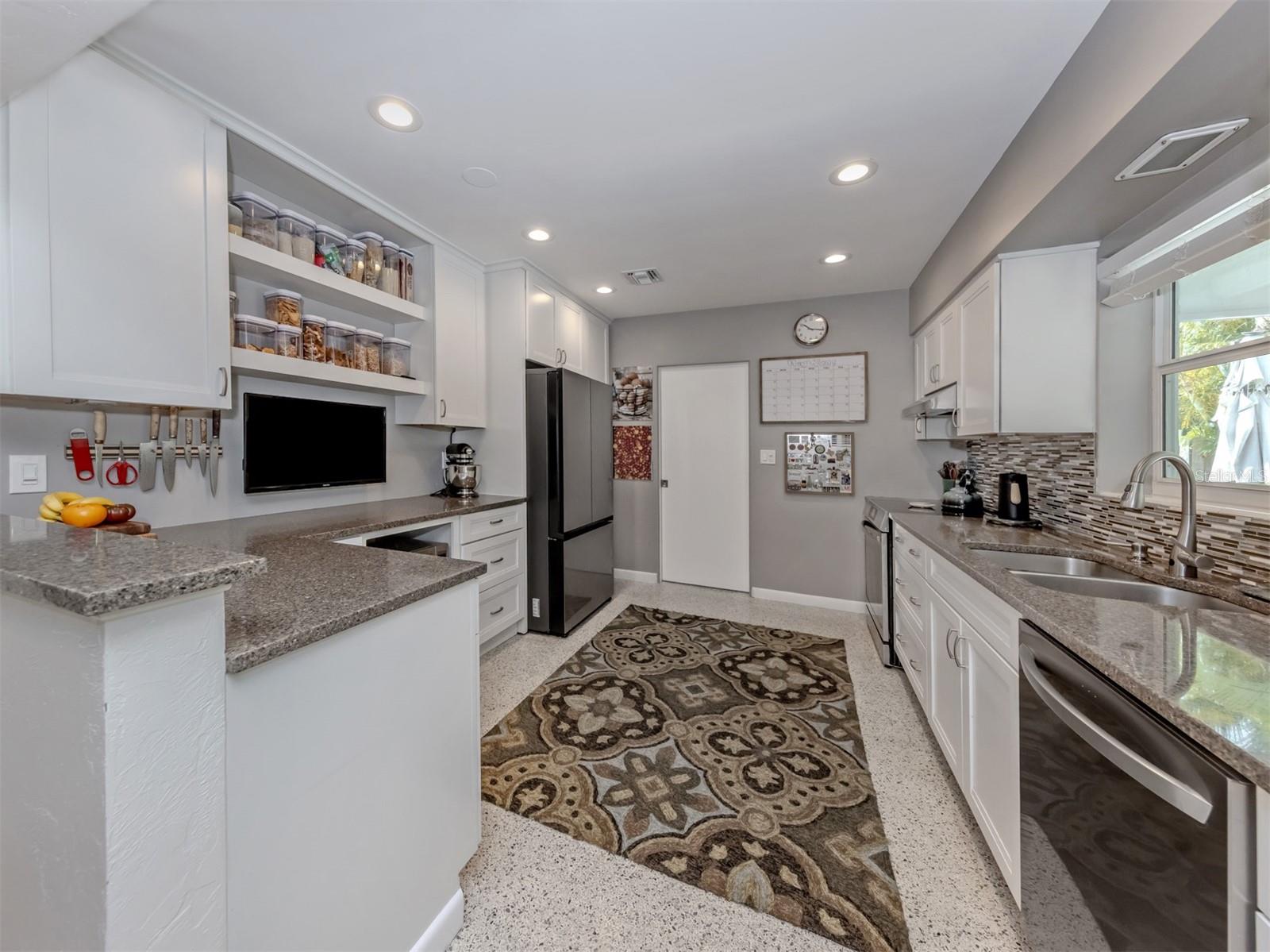 632 PARK DR, BRADENTON, FL — photo 11