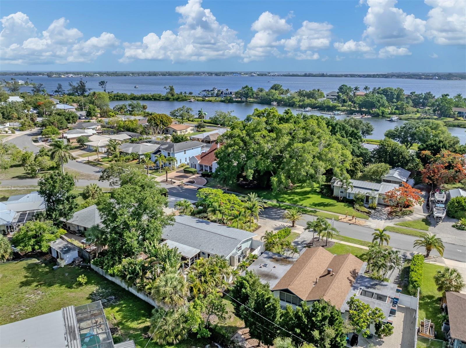 632 PARK DR, BRADENTON, FL — photo 31